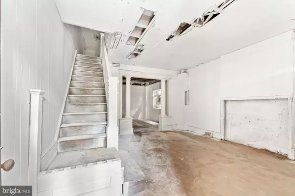 Camden, NJ 08103,1114 LANGHAM AVE