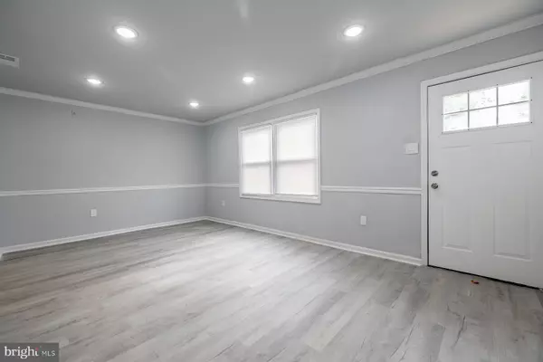 Somerdale, NJ 08083,319 MAGNOLIA AVE