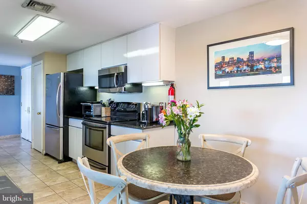 Baltimore, MD 21202,250 PRESIDENT ST #605