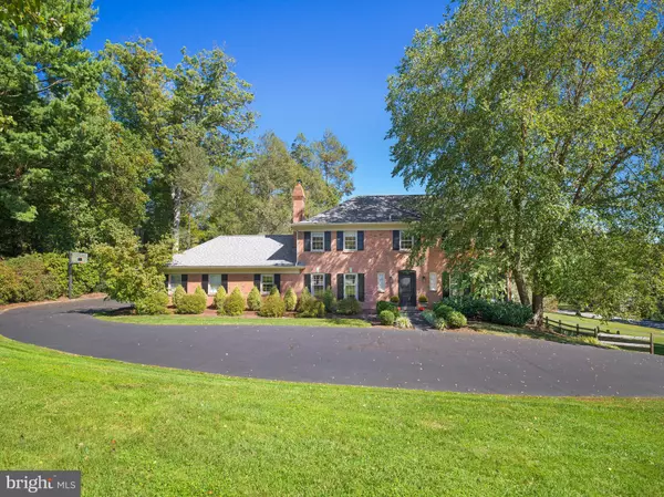 Newtown Square, PA 19073,813 HUNT RD
