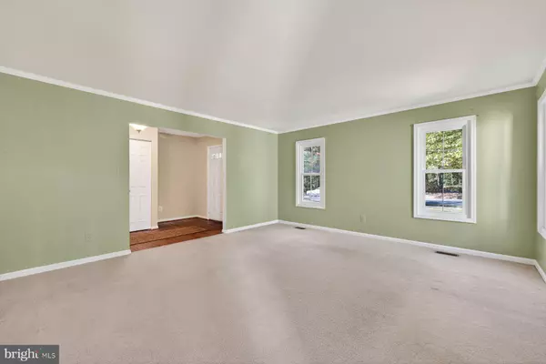 Springfield, VA 22153,8537 HOOES RD