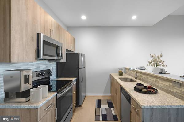 Philadelphia, PA 19102,200 N 16TH ST #724