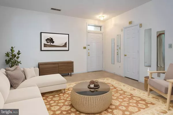 Alexandria, VA 22315,6800 BRINDLE HEATH WAY #261