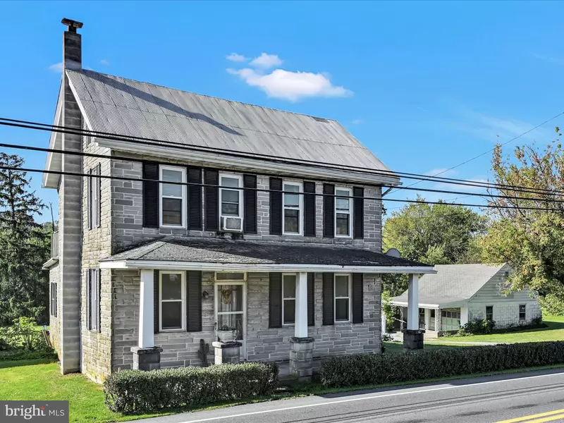 2135 HEIDELBERG AVE, Newmanstown, PA 17073