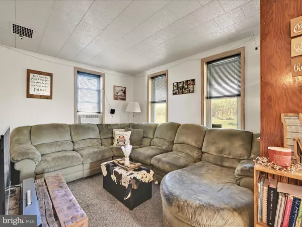 Newmanstown, PA 17073,2135 HEIDELBERG AVE