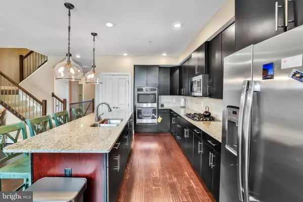 Hyattsville, MD 20782,3310 TRIBUNE CT #F