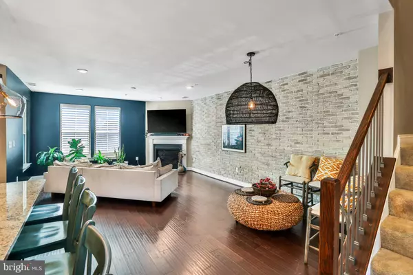 Hyattsville, MD 20782,3310 TRIBUNE CT #F