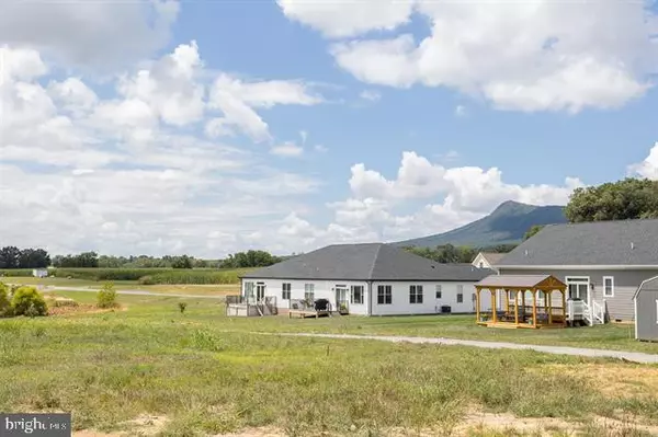 Mcgaheysville, VA 22840,5125 RETRIEVER LN