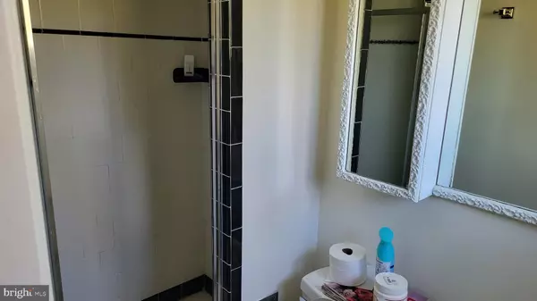 Lutherville Timonium, MD 21093,1216 OAKCROFT DR