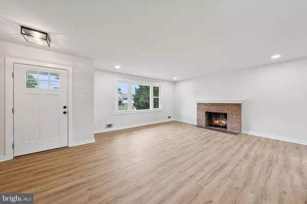 Annandale, VA 22003,7113 FALCON ST