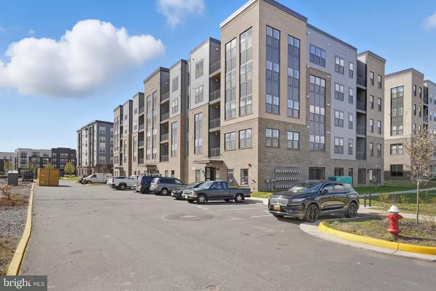 21731 DOVEKIE TER #302, Ashburn, VA 20147