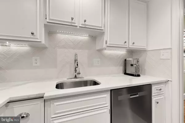 Arlington, VA 22201,1055 N STAFFORD ST