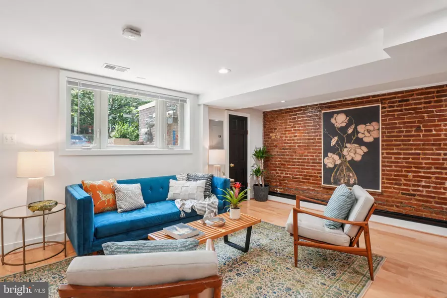 735 ROCK CREEK CHURCH RD NW #A, Washington, DC 20010