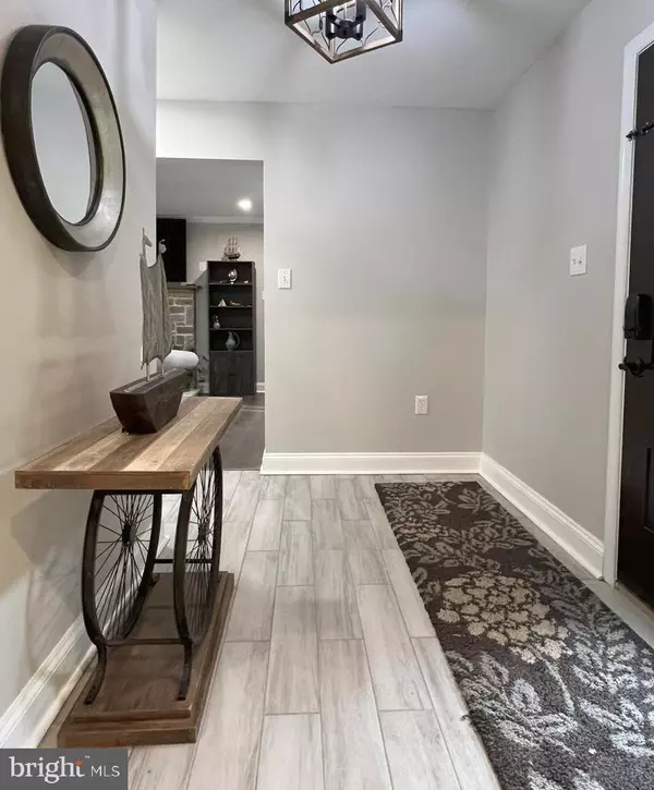 Gaithersburg, MD 20879,8913 ROUNDLEAF WAY