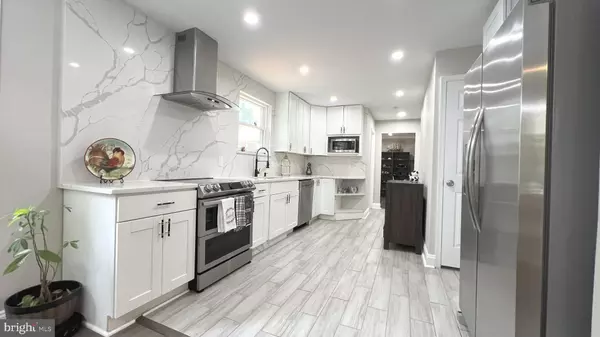 Gaithersburg, MD 20879,8913 ROUNDLEAF WAY