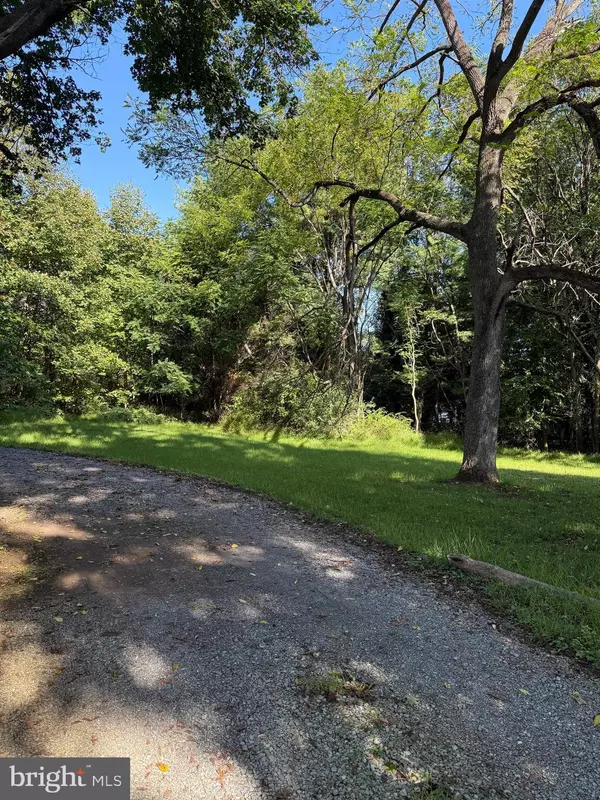 Kearneysville, WV 25430,14977 LEETOWN RD