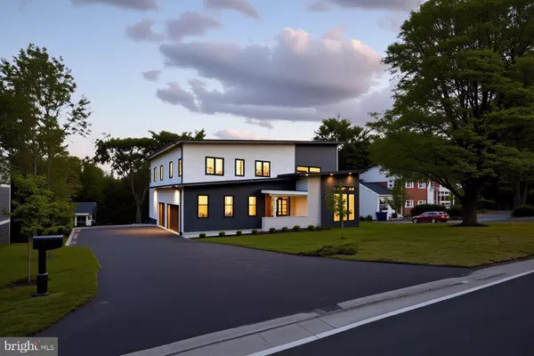 Mclean, VA 22101,1052 BALLS HILL RD