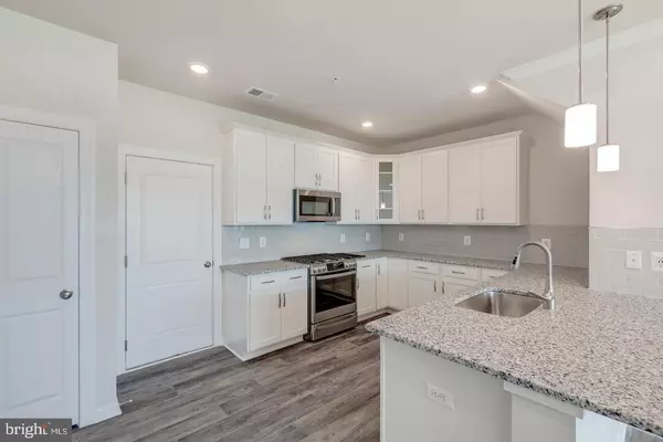 Ashburn, VA 20148,43357 RADFORD DIVIDE TER