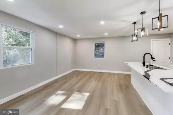 Landover, MD 20785,5813 DEWEY ST