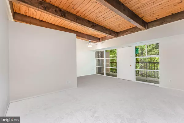 Annandale, VA 22003,4935 AMERICANA DR #210