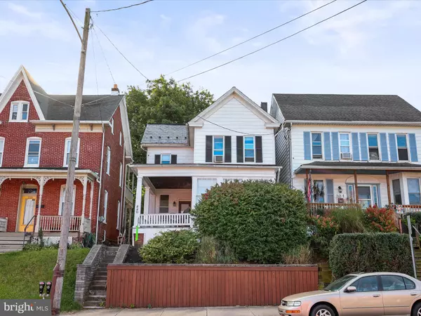 220 W BROADWAY, Red Lion, PA 17356