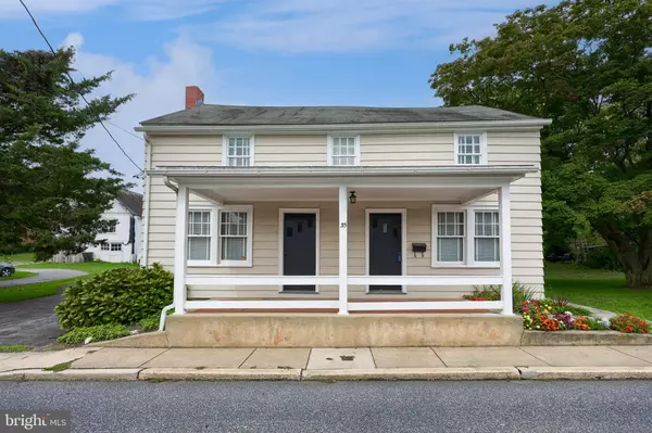 35 W CHARLOTTE ST, Millersville, PA 17551