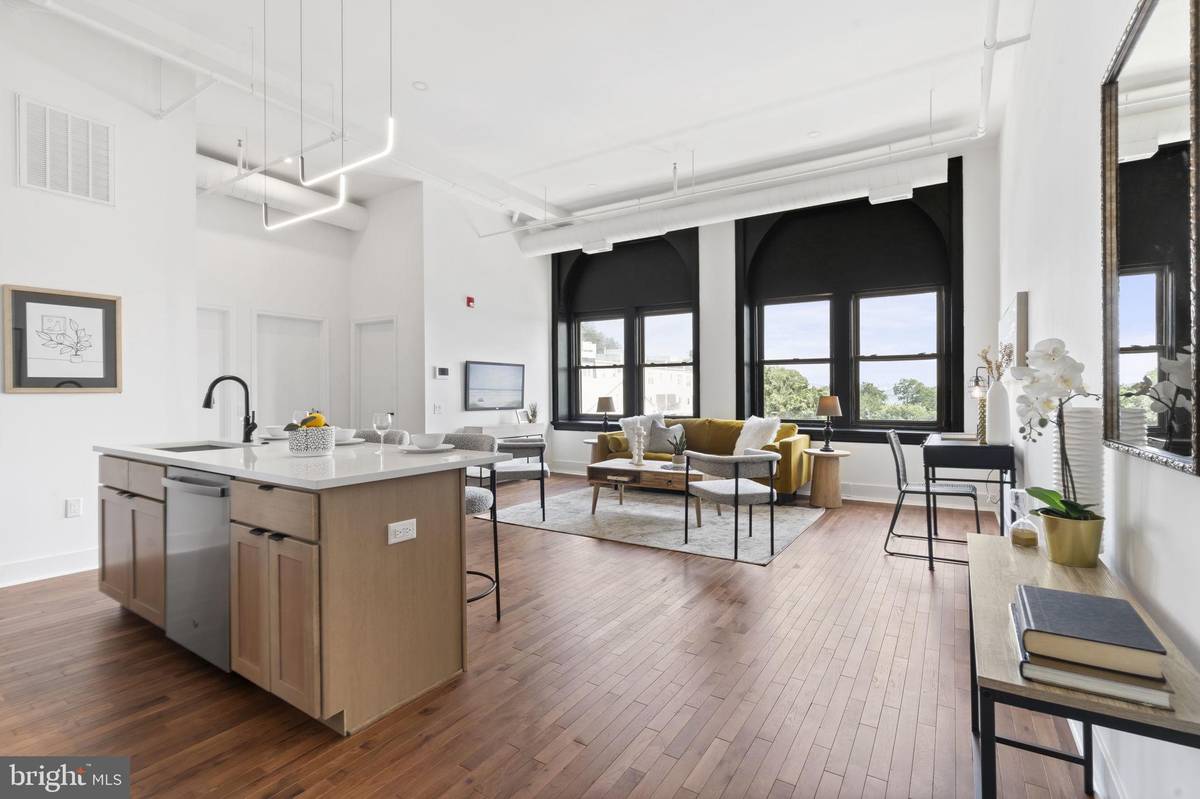 Philadelphia, PA 19127,240 HERMITAGE ST #203