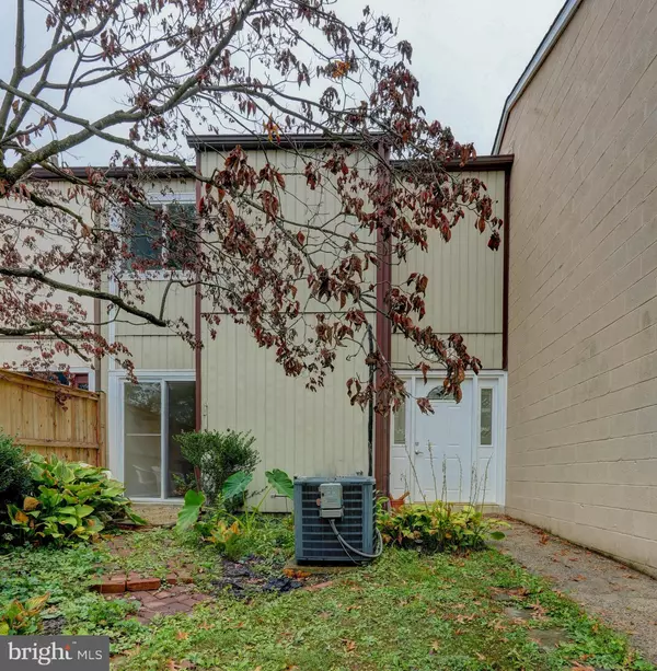 7687 LAYTONIA DR, Gaithersburg, MD 20877