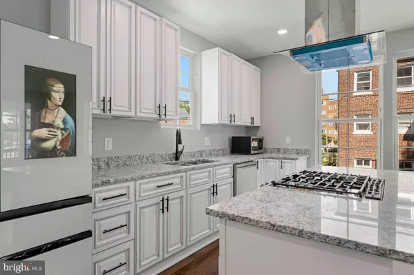 Washington, DC 20018,2814 RHODE ISLAND AVE NE