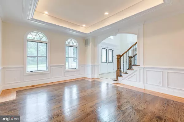 Mclean, VA 22101,7112 GEORGETOWN PIKE