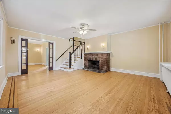 Philadelphia, PA 19118,22 REX AVE