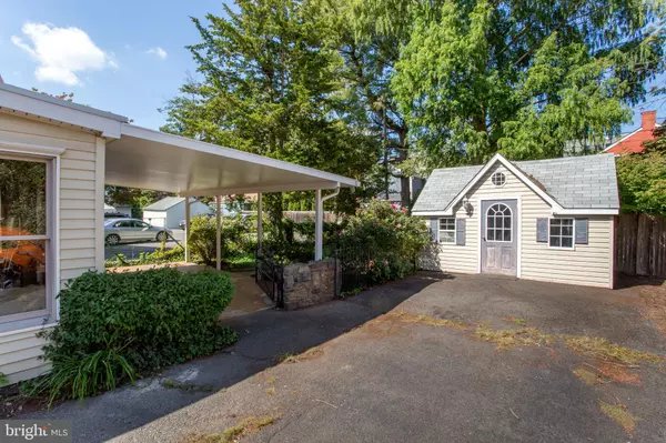 Lambertville, NJ 08530,46 DELEVAN ST