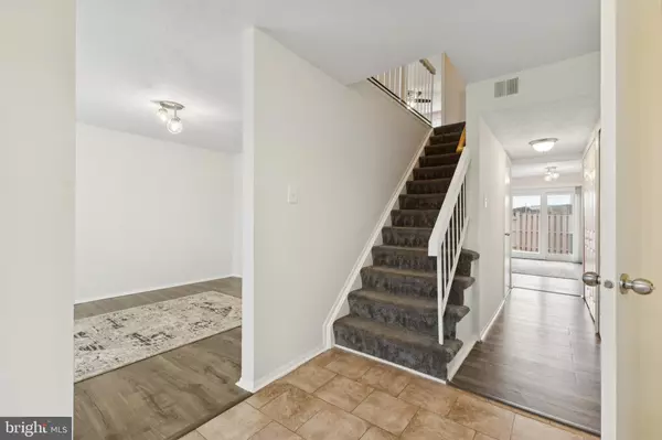 Sterling, VA 20164,32 REGIS CIR