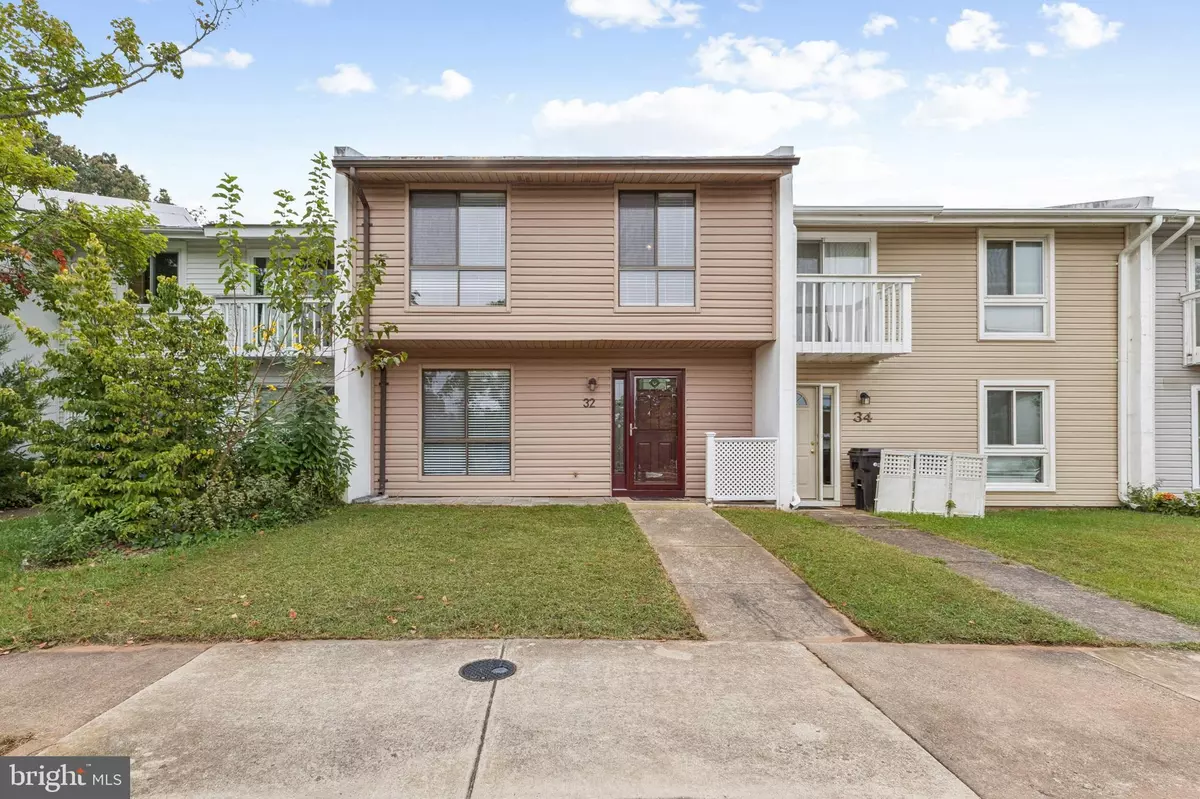 Sterling, VA 20164,32 REGIS CIR