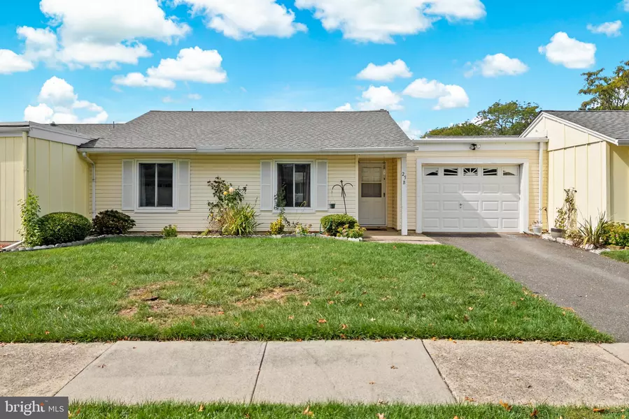 25 PITMAN #B, Monroe Township, NJ 08831