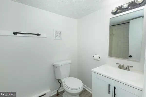 Charles Town, WV 25414,324 E WASHINGTON ST #1
