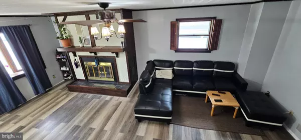 Bethlehem, PA 18018,1309 GREENVIEW DR