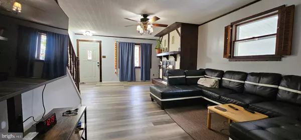 Bethlehem, PA 18018,1309 GREENVIEW DR