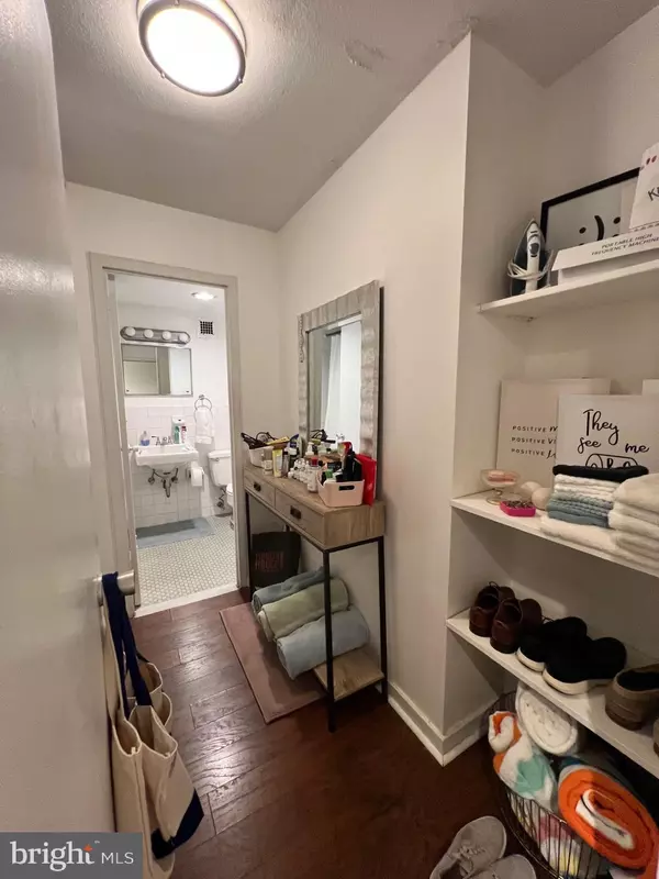 Philadelphia, PA 19103,224-30 W RITTENHOUSE SQ #1202