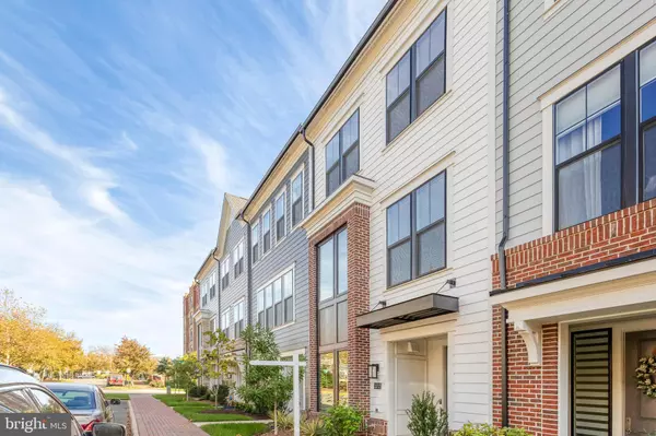 Woodbridge, VA 22191,13717 COURSE VIEW WAY