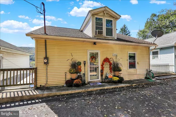 Pottsville, PA 17901,1228 LAUREL BLVD