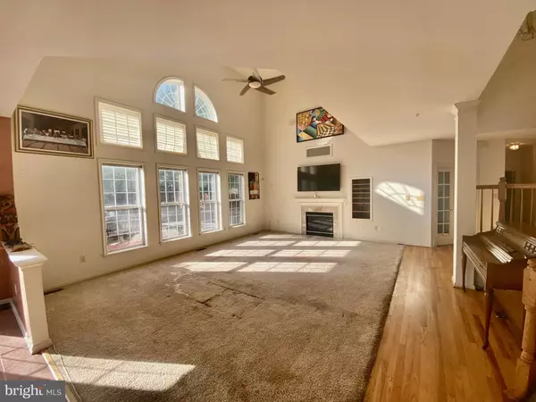 Lanham, MD 20706,5802 LAWTON CT