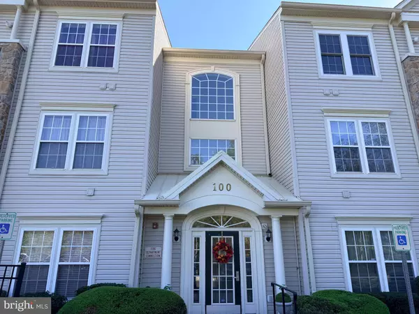 100 CLARET CT #102, Warrington, PA 18976