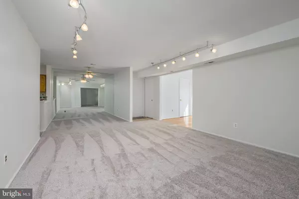 Mount Laurel, NJ 08054,99-A W BLUEBELL LN