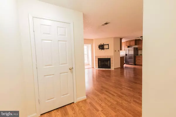 12103 GREEN LEDGE CT #202, Fairfax, VA 22033