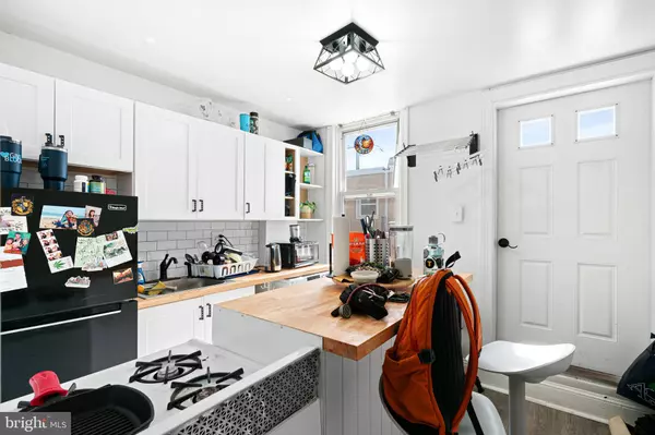 Philadelphia, PA 19148,402 DURFOR ST #2ND FLOOR