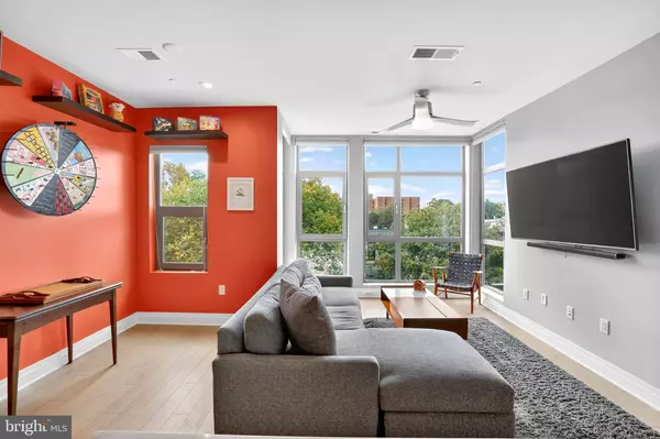 Washington, DC 20003,900 11TH ST SE #308