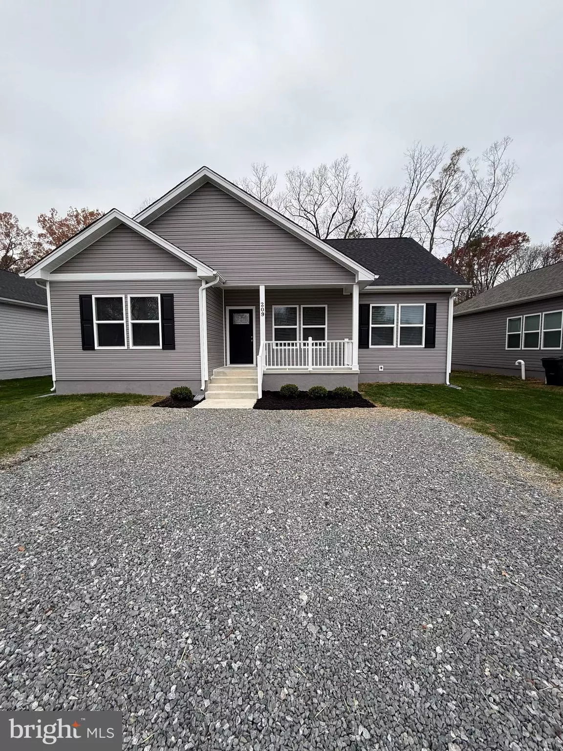 Colonial Beach, VA 22443,209 HOLLY WAY