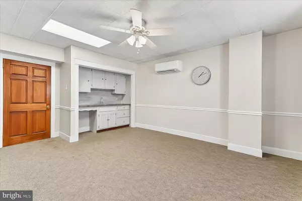 West Chester, PA 19380,113 W CHESTNUT ST