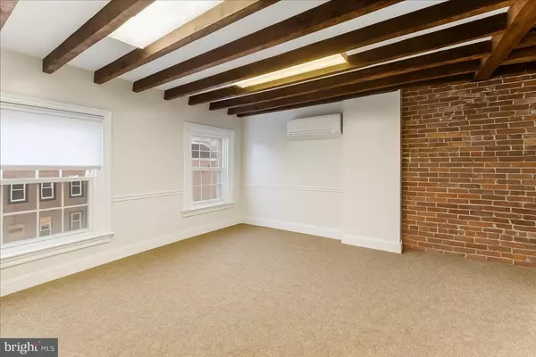 West Chester, PA 19380,113 W CHESTNUT ST